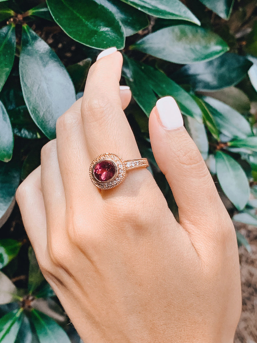 Pink outlets Rhodolite Garnet Engagement Ring, Vintage Rhodolite Garnet Bridal Ring, Rose Gold Ring, Halo Ring, Art Deco Pink Gemstone Wedding Ring.