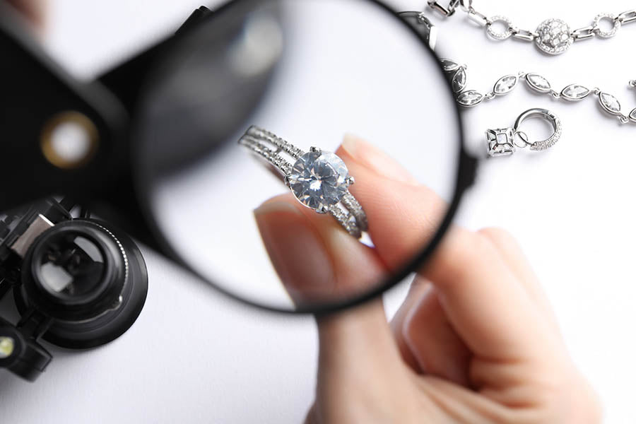 Why August Is the Smartest Time to Appraise Your Jewelry